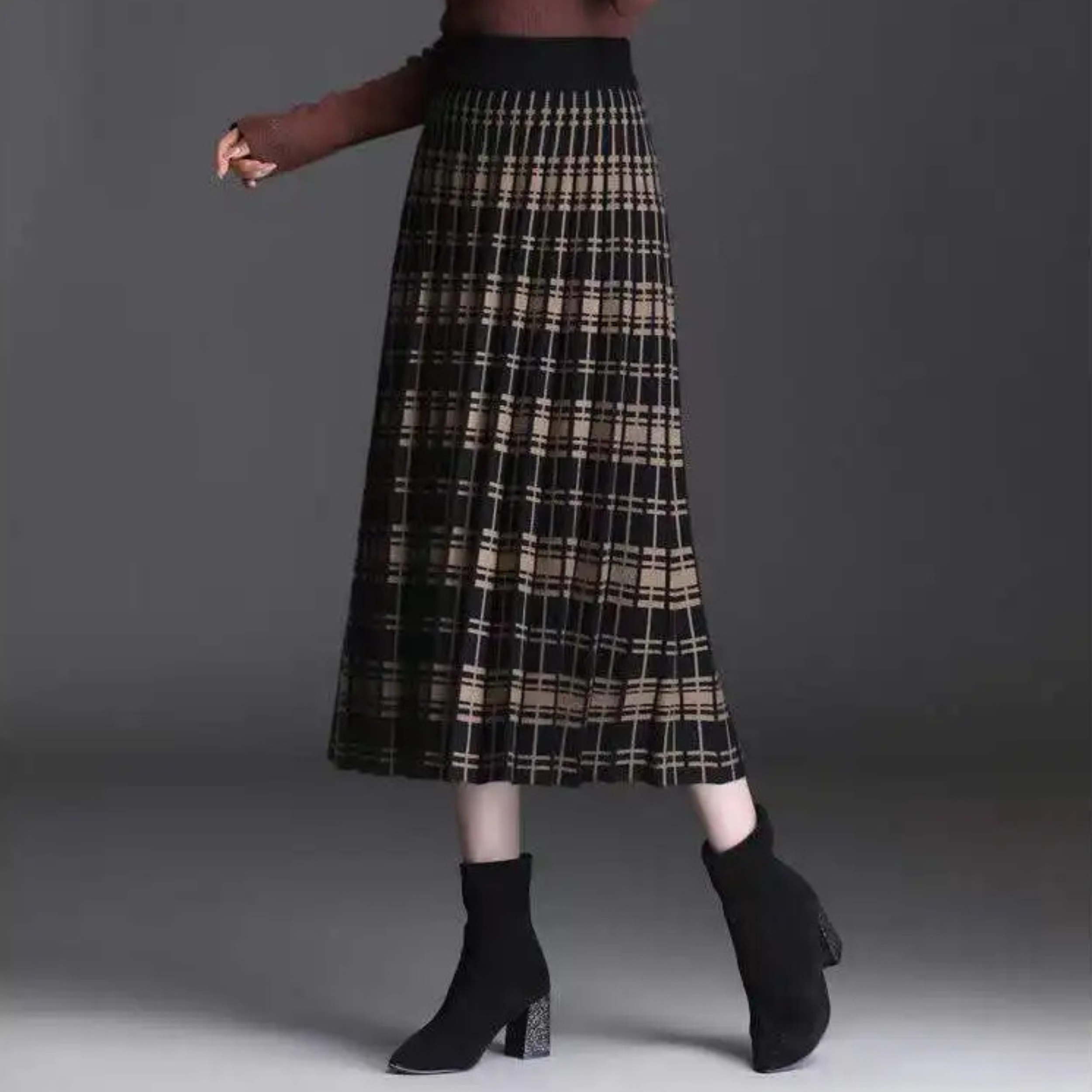 Knitted Pleated Midi Skirt